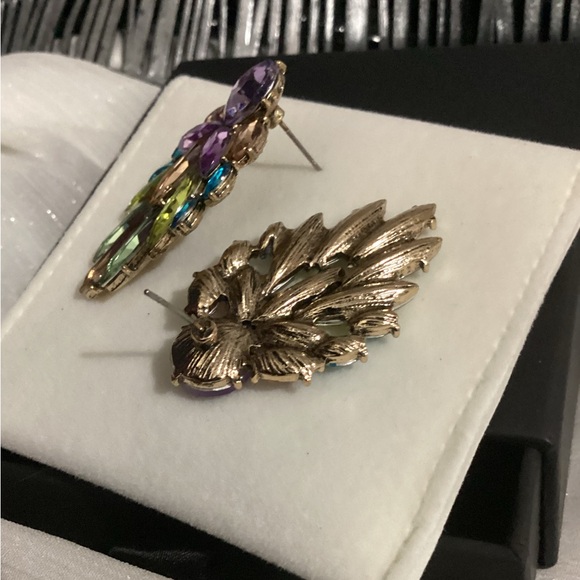 - 💗Beautiful GoldTone Colorful Floral Crystal Earrings - Picture 17 of 17